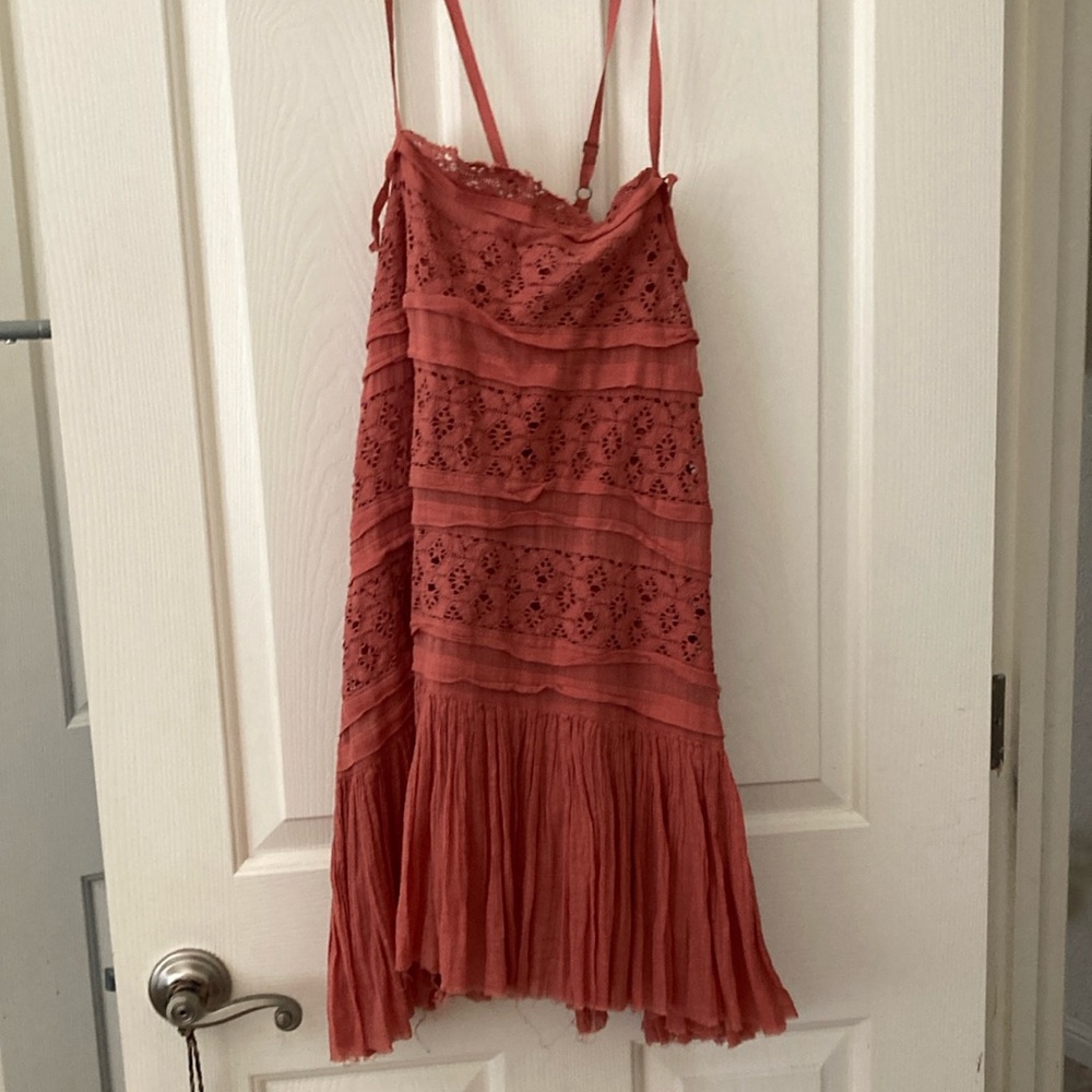 Free people dress. Size Medium. Short style with boxy fit. No waistline.